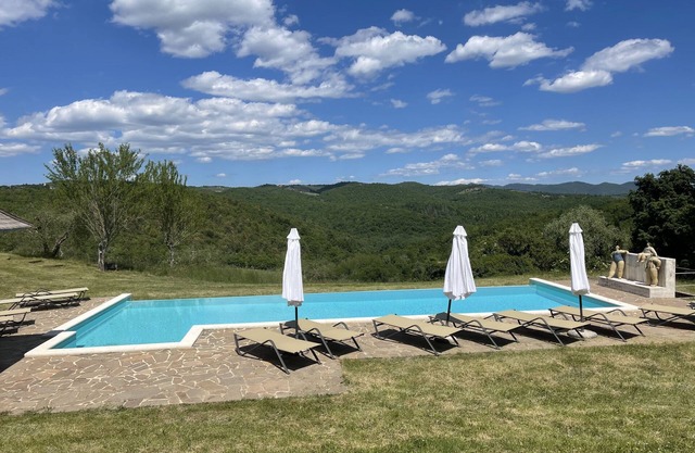 Appartamento per 4 nel Chianti Classico con Piscina Vicino a Siena