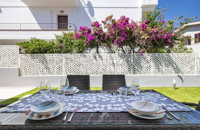 Appartamento Prato al Mare with Garden, A/C & Wi-Fi