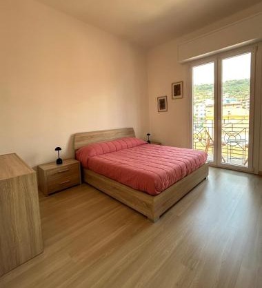 Appartamento trilocale centro Arma di Taggia