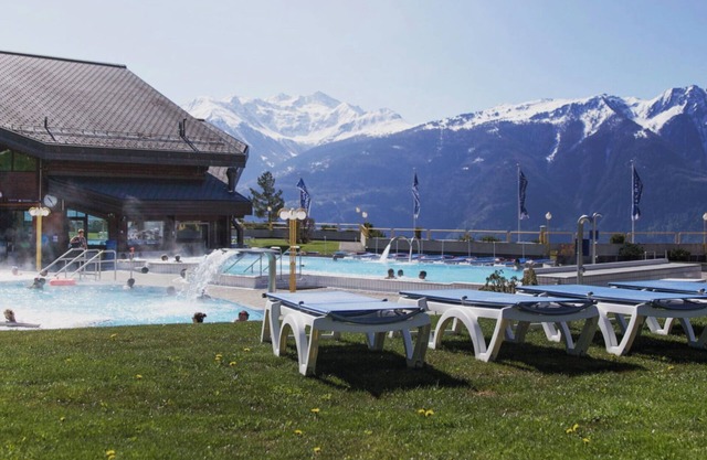 Appartement à la Montagne Dans Centre Thermal et spa