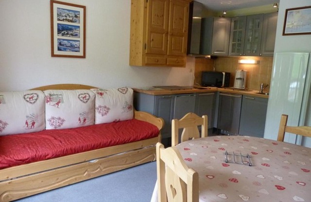 Appartement 2 Pièces+Cabine, 5 Pers, Pied des Pistes, Quartier Animé des Bruyères - Les Menuires - FR-1-178-35