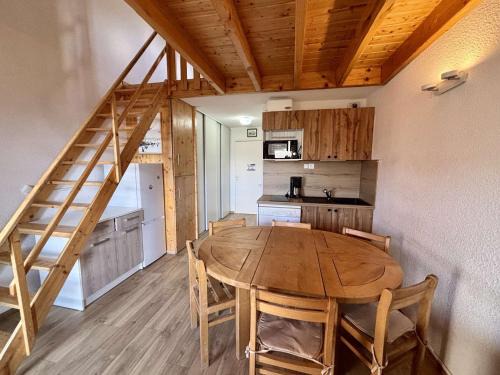 Appartement 2 pièces-mezzanine pour 6 pers. avec balcon sud/ouest, skis aux pieds - Huez - FR-1-405-163