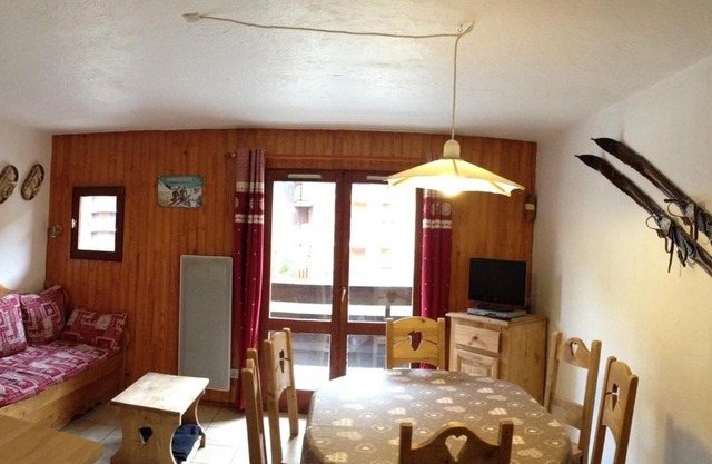 Appartement 3 pièces cabine 6 pers. 3* avec balcons, proche télécabine et commerces – Valloire - FR-1-263-514