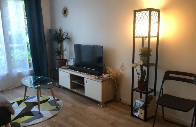 Appartement au Pied de la Gare Entre Paris et Disneyland