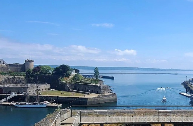 Appartement Bouga inville Vue sur mer et château