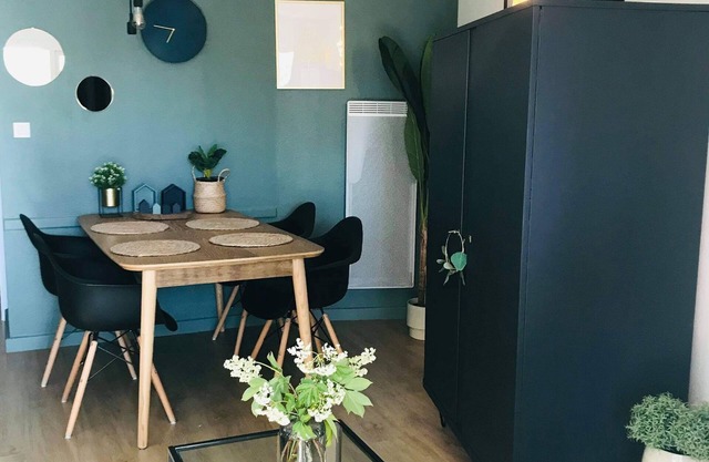 "appartement Confortable Rénové Dans Résidence Proche de L'océan et du Golf."