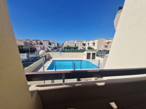 Appartement cosy 2 pièces avec cabine, terrasse et piscine, près de la plage à Marseillan - FR-1-326-674