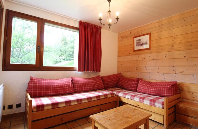 Appartement cosy 5 pers. à Val Cenis Lanslevillard, proche télécabine et ESF, terrasse, wifi inclus - FR-1-508-131