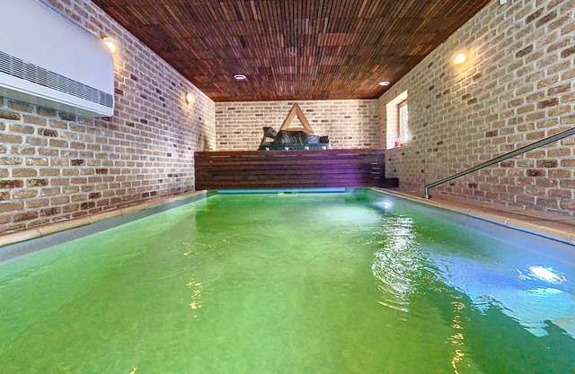 Appartement Duplex 2CH Avec Piscine Privative Intérieure Chauffée à 32°c
