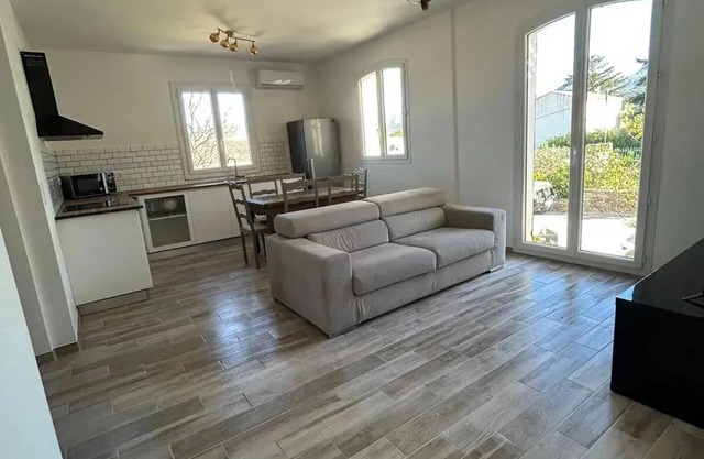 Appartement Entre mer et Montagne Avec Beau Jardin