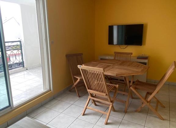 Appartement F2 centre-ville Saint-André