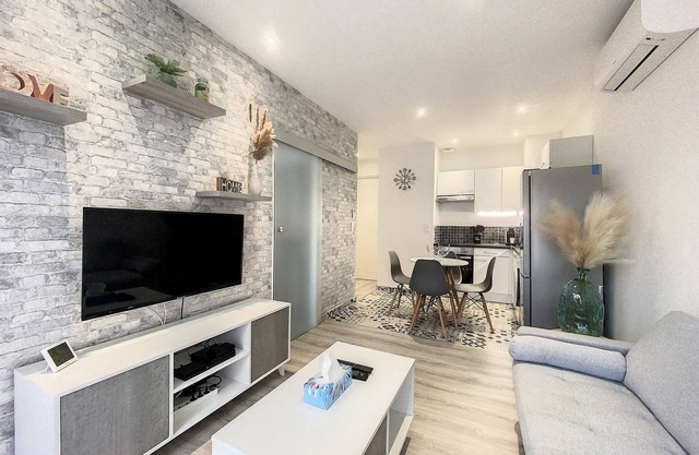 Appartement Meublé 2 Pièces Calme et Ensoleillé Entièrement Neuf, Tout Confort,