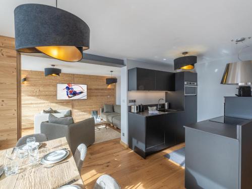 Appartement moderne avec accès direct aux pistes, près du centre et des commerces - FR-1-645-64