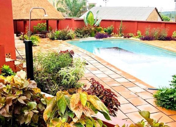 Appartement spacieux à Porto-Novo avec piscine partagée