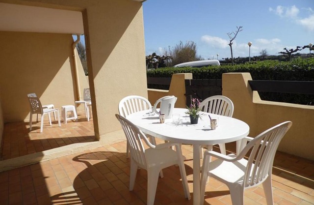 Appartement T2 Cabine avec Terrasse et Parking Privé, 4 Couchages, Marseillan - FR-1-326-599