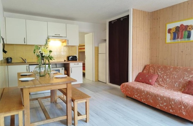 Appartement T2 cabine pour 8 pers, ski aux pieds, bien équipé, proche commerces et sports - FR-1-262-137