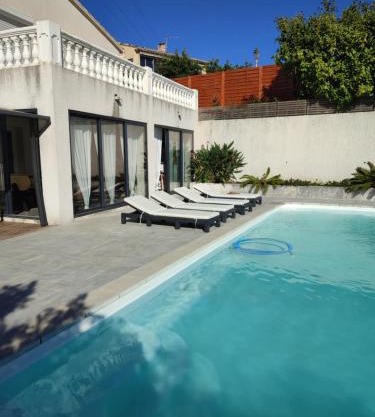 Appartement T3 dans villa avec piscine