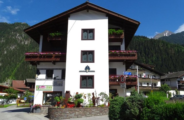 Appartementhaus Mayrhofen by PiaundDirk