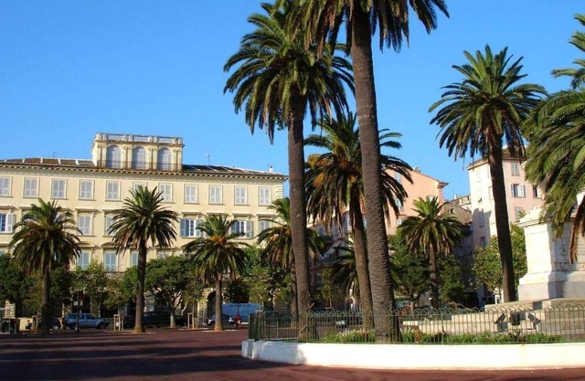 AppartementT3 étage, en campagne, vue mer, piscine, Bastia, calme (2Glits)