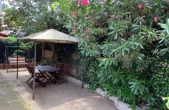 APPIA PARK APARTMENT farmhouse in the countryside 5 min from the Colosseum -Wi-Fi - Parking