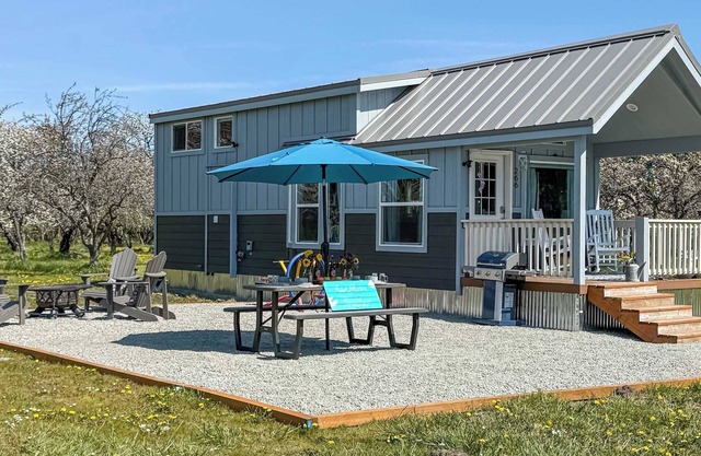 Apple Blossom Bungalow