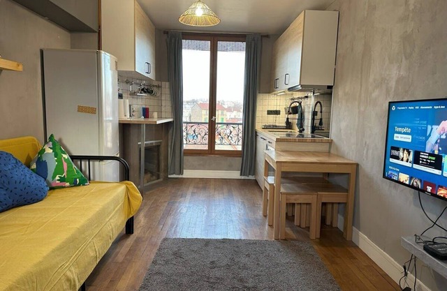Appt 5mins to Paris Gare de Lyon with terrace