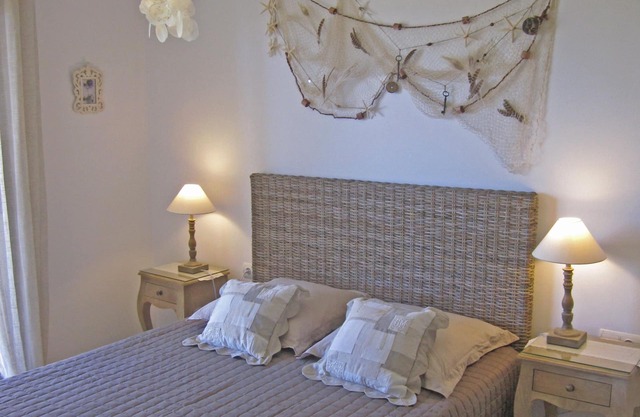 Appt rez-de-jardin dans residence avec piscine