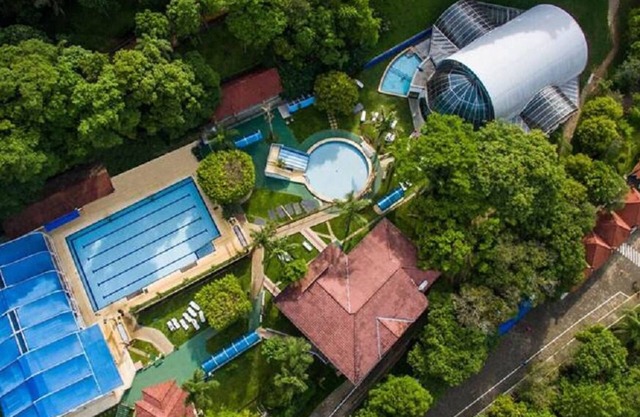 Apt 203, Ed Dambros, just 400m from Thermas
