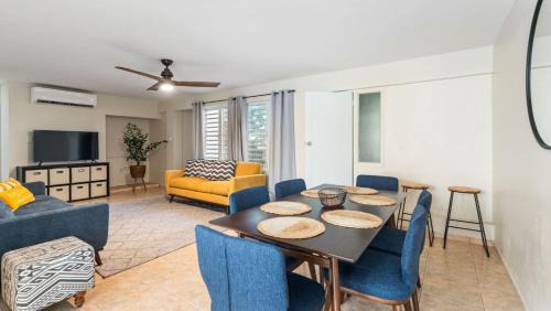 Apt 413- Walk to the beach, plaza and restaurants