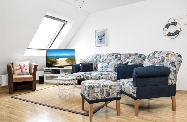 Apt. Sommerwiese - Cozy upper floor apartment in Weitendorf.