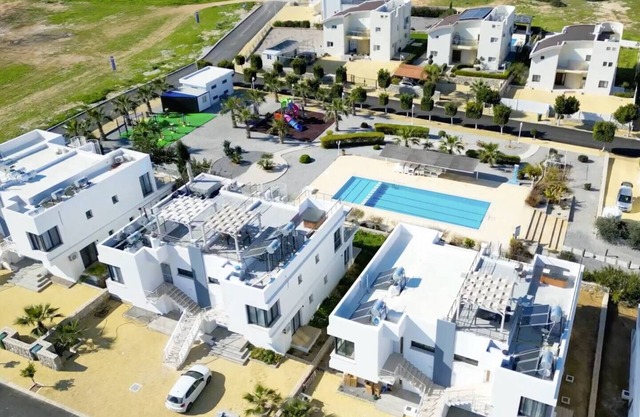 Aptm for 5, near the sea, pool, BBQ area, terrace…