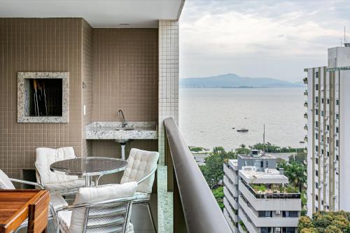 Apto moderno a 10 min do centro de Floripa RMT801