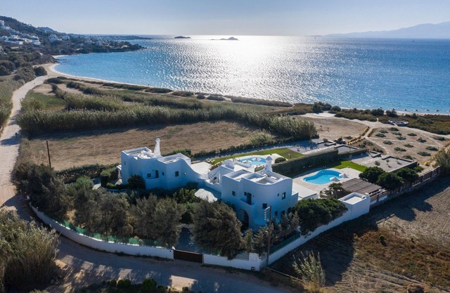Aqua Breeze Estate | Villas in Naxos on the beach
