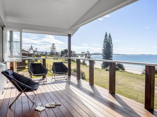 Aqua Vista - Beach front location
