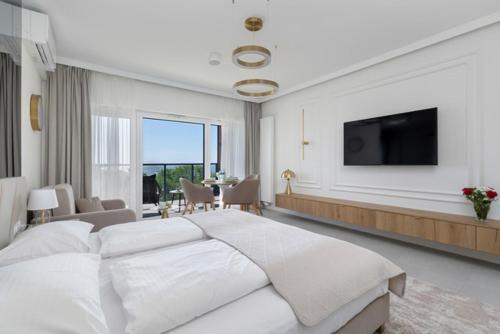 Aquamarina PRIMA Sea View Studio Apartment 076