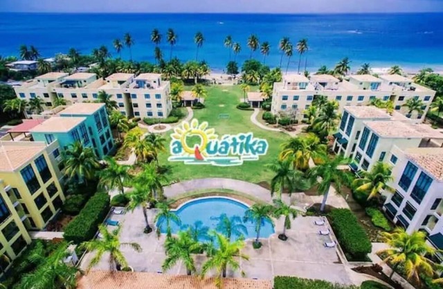 Aquatika - Beach, Pools, Lazy River - Relax!
