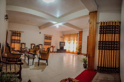 Araliya Holiday Home