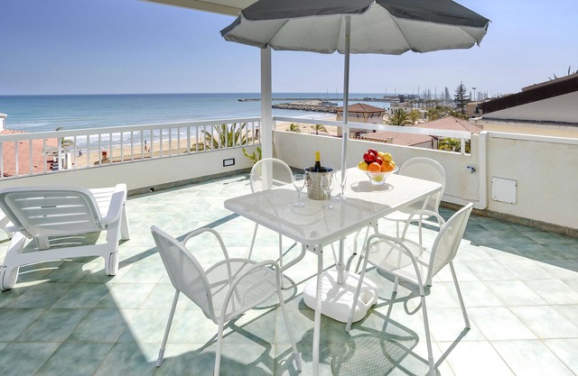 Archimede, central apartment with view in Marina di Ragusa
