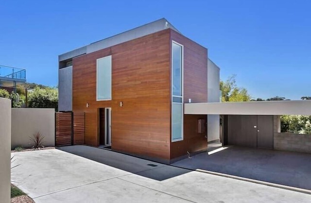 Architect Designed Coastal Retreat with Views.