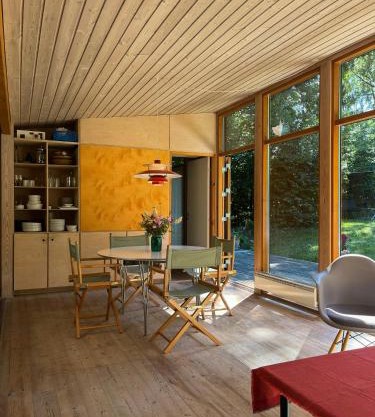 Architect-Designed Wooden House In Tisvilde Lunde