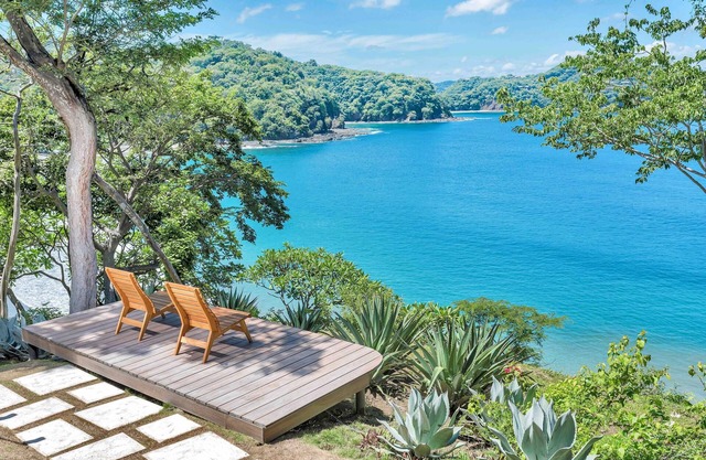 Arcos Del Mar Beachfront