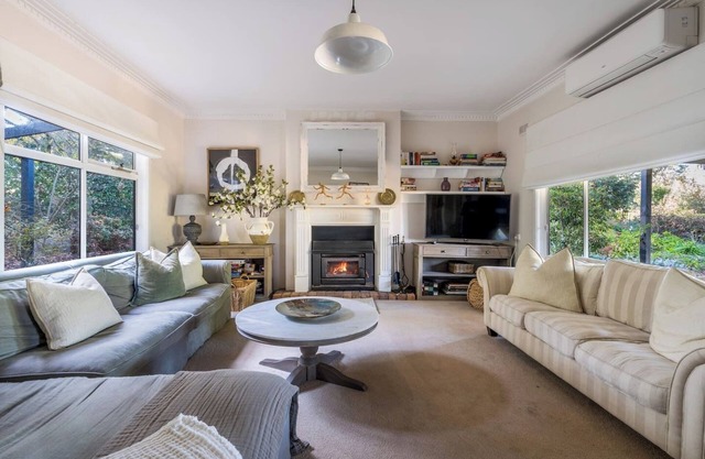 Ardbrae Countryside Tranquility Charming Cottage