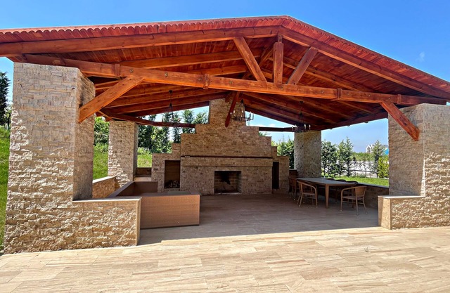 Arena Apartments & Villas Guba