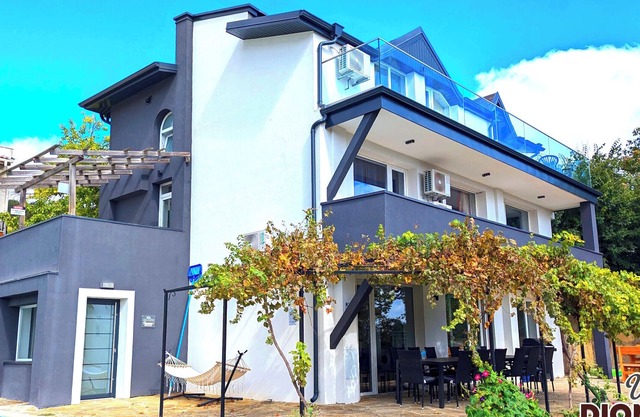 Arode Villa Dionysus - Family Villa with fantastic pool and sea views!