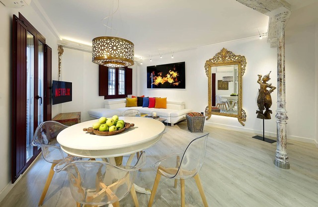 ART CHAPIZ II - Sunny Luxury Apartment-Albayzin. Parking Available!