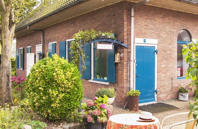 Artfully Enjoy Comfort, Charme and Culture in a spacious loft and private garden