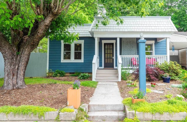 Artisan Gem - 2 BR/1 Bath
