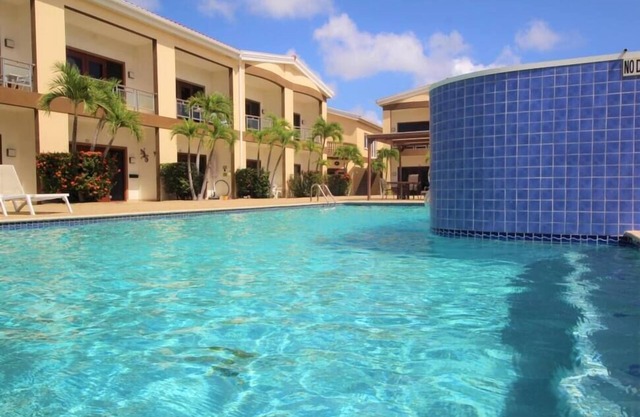 Aruba Breeze Condo C3.