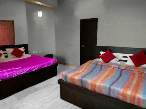 Arya beach Resort with Pool