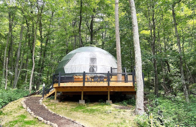 Asheville Dome Sleeps 6 + Mountain and Forest View